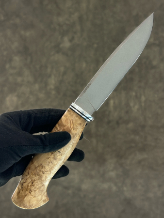 Нож "Орикс", аус10, карельская береза, галтовка, черные ножны