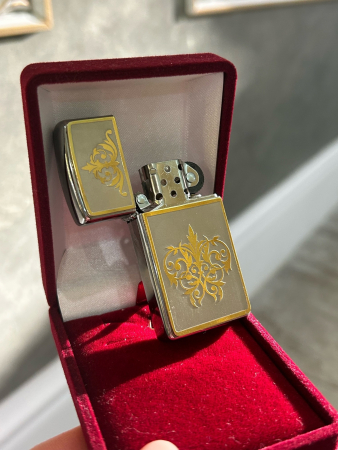 Зажигалка с орнаментом, никель, позолото